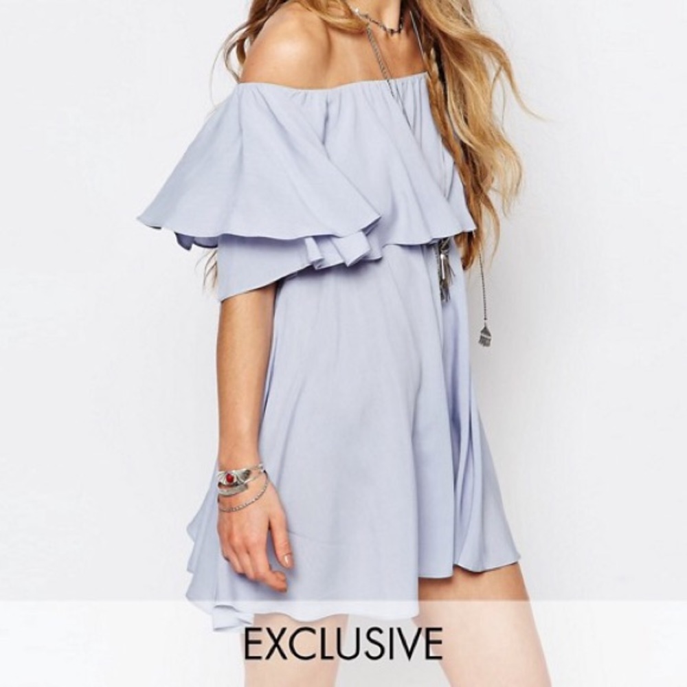 GLAMOROUS Off the shoulder ruffle dress.